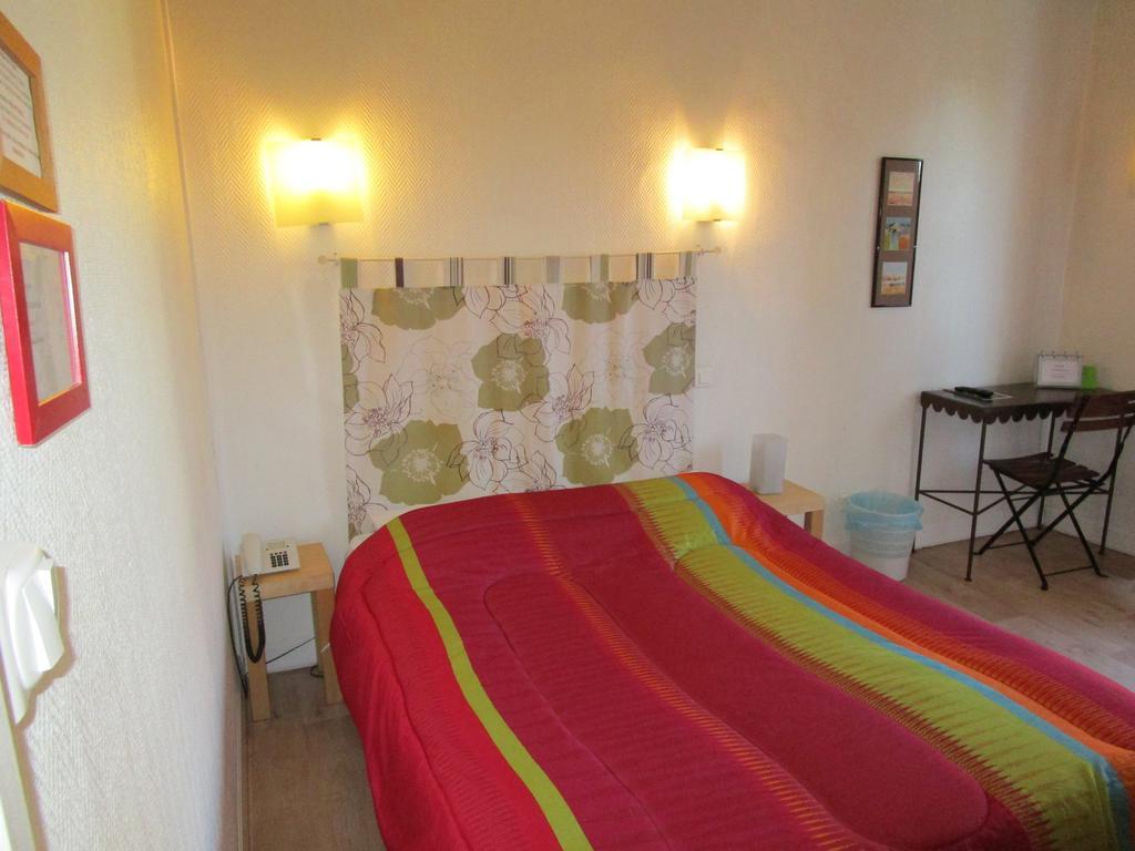 Hotel Des Poetes Avec Parking Sur Reservation Beziers Ruang foto