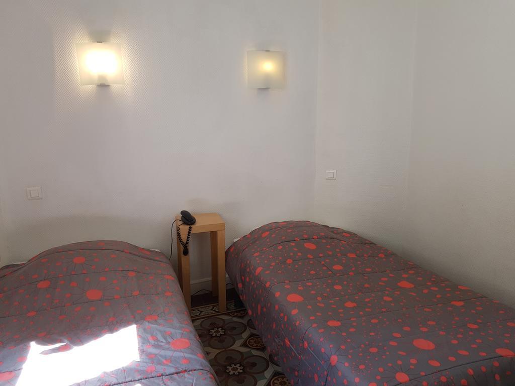 Hotel Des Poetes Avec Parking Sur Reservation Beziers Bagian luar foto
